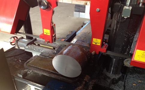 钦北卧式带锯床加工时出现明显振荡如何排查？